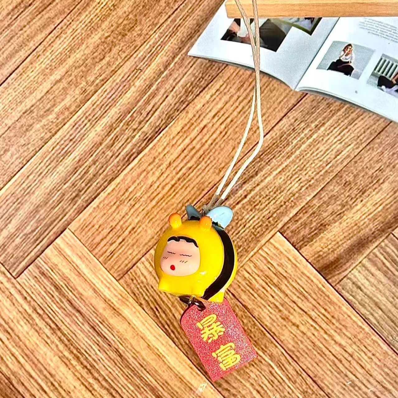 Crayon Shin-chan Bee Cosplay F - огляд і ціна Tech Car Accessories