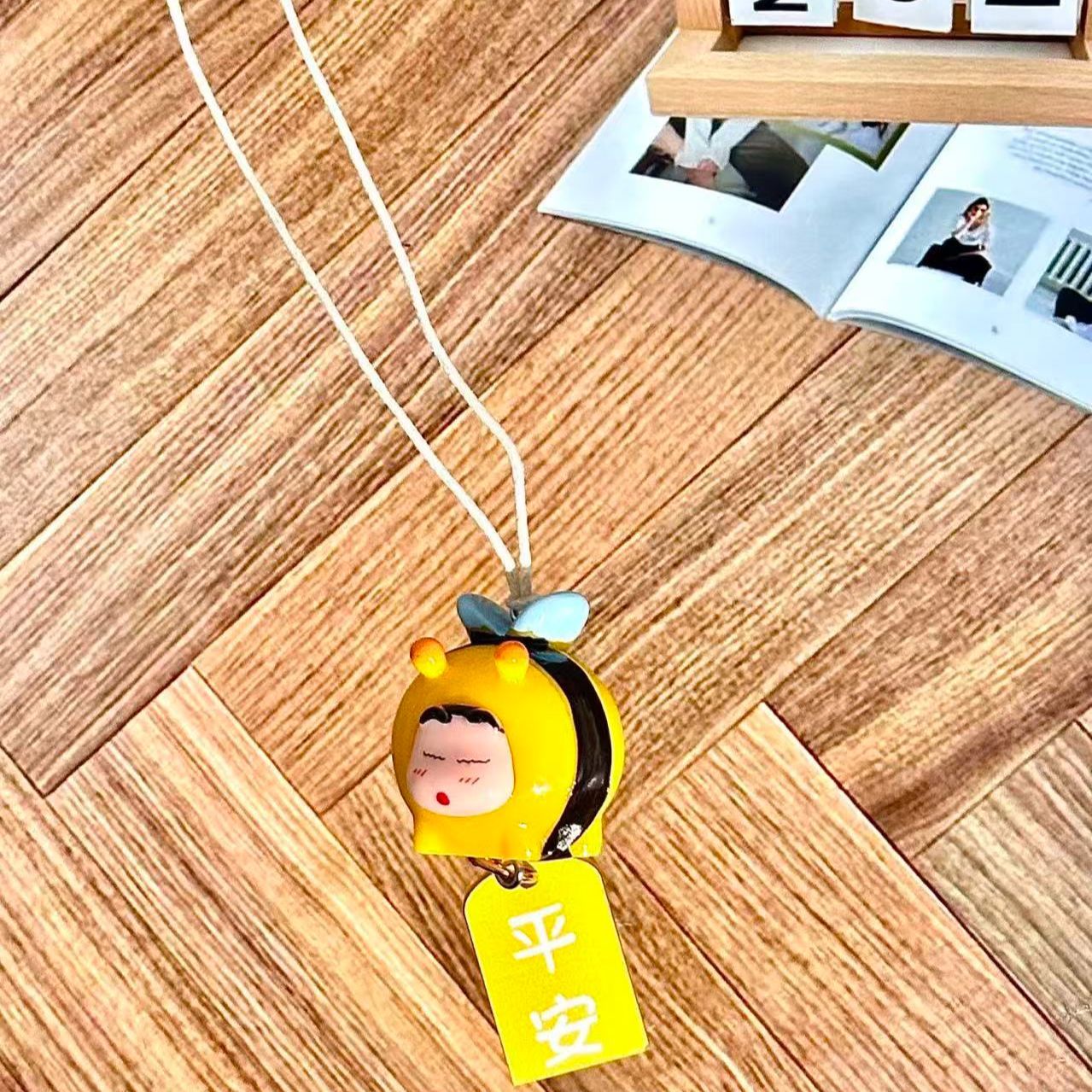 Crayon Shin-chan Bee Cosplay F - огляд і ціна Tech Car Accessories